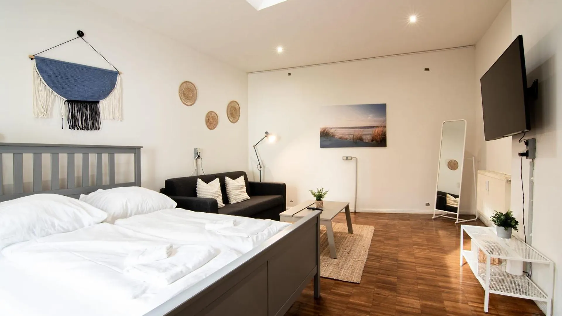 Hamburg - 2 Bedrooms For Up To 11 Guests